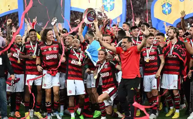 Flamengo vence Corinthians